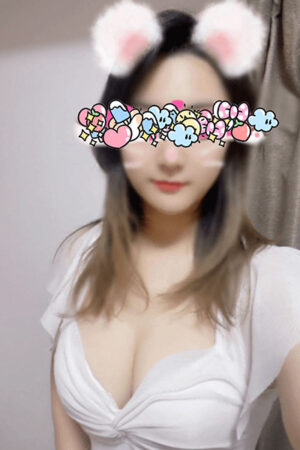 かりな (24)