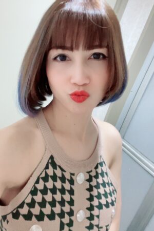 アカリ