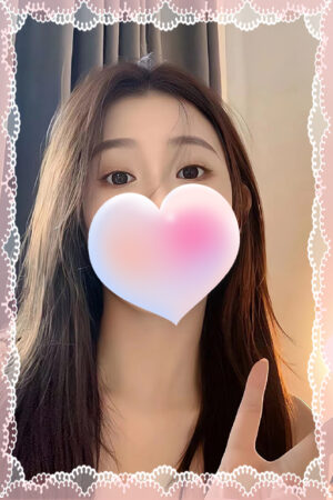 ゆゆ 年齢.24歳