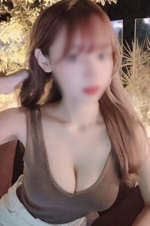えみ Age.22