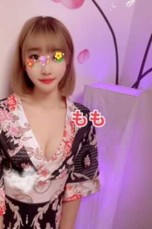 もも（23才）